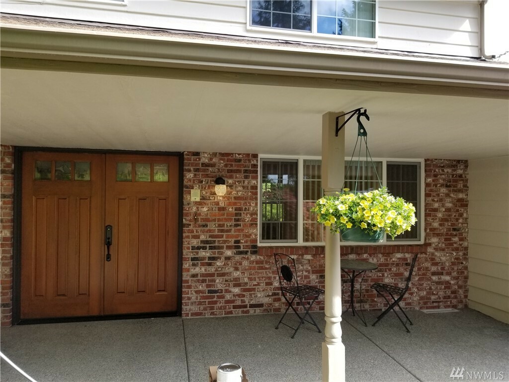 Property Photo: 12440 SE 235th St WA 98031