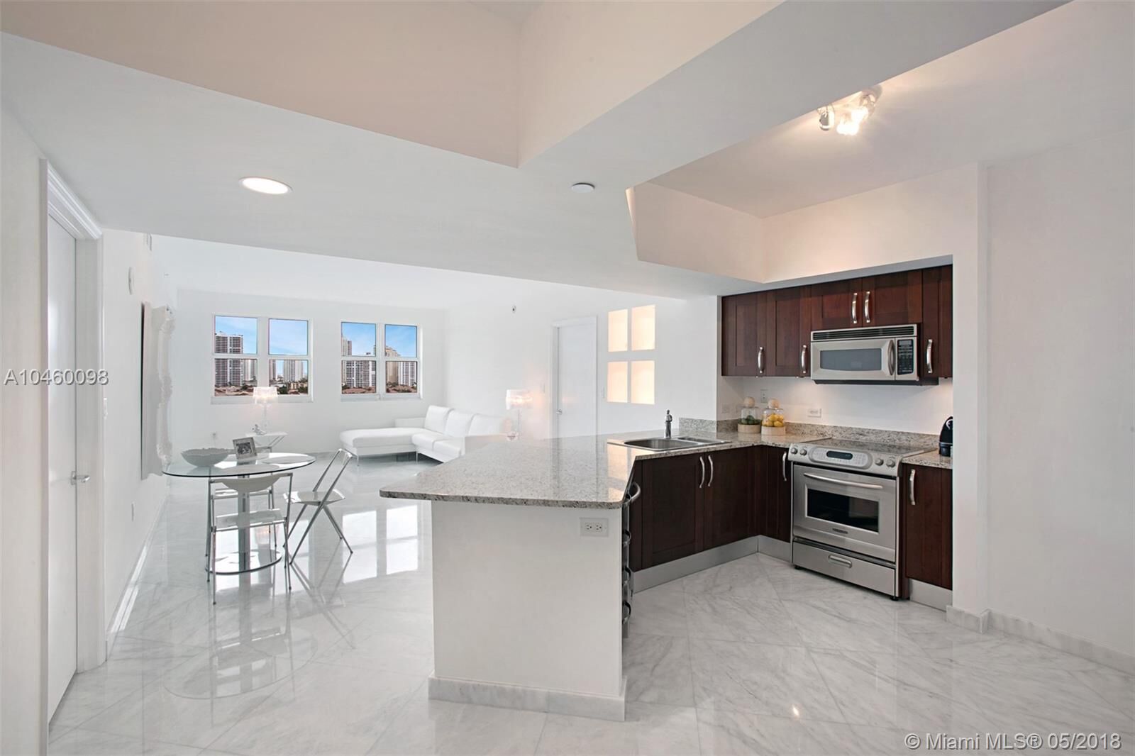 Property Photo: 19900 E Country Club Dr. 1009 FL 33180
