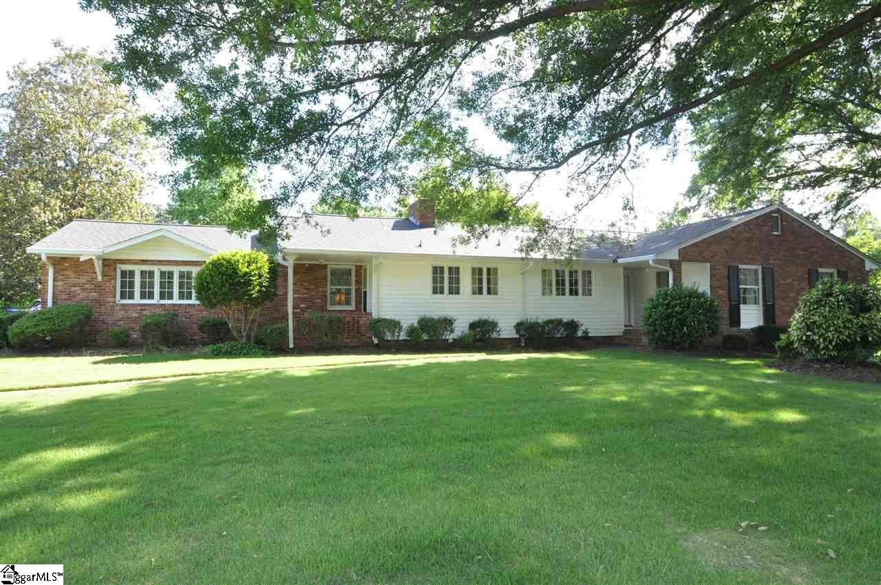 Property Photo:  210 Beechwood Drive  SC 29307 
