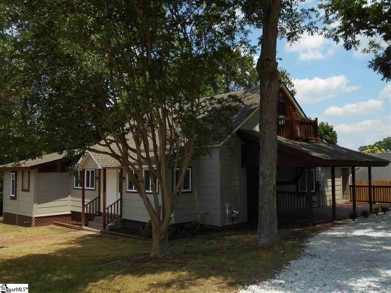 Property Photo: 110 Cleveland Street SC 29640-2308