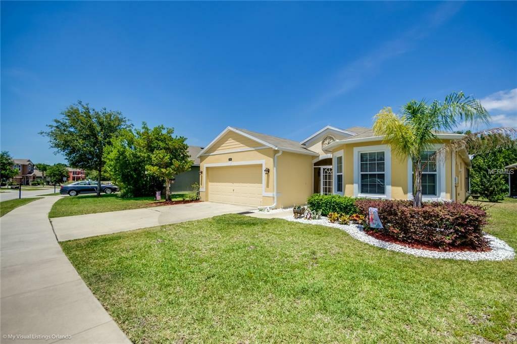 Property Photo:  5916 Windsong Oak Drive  FL 34748 