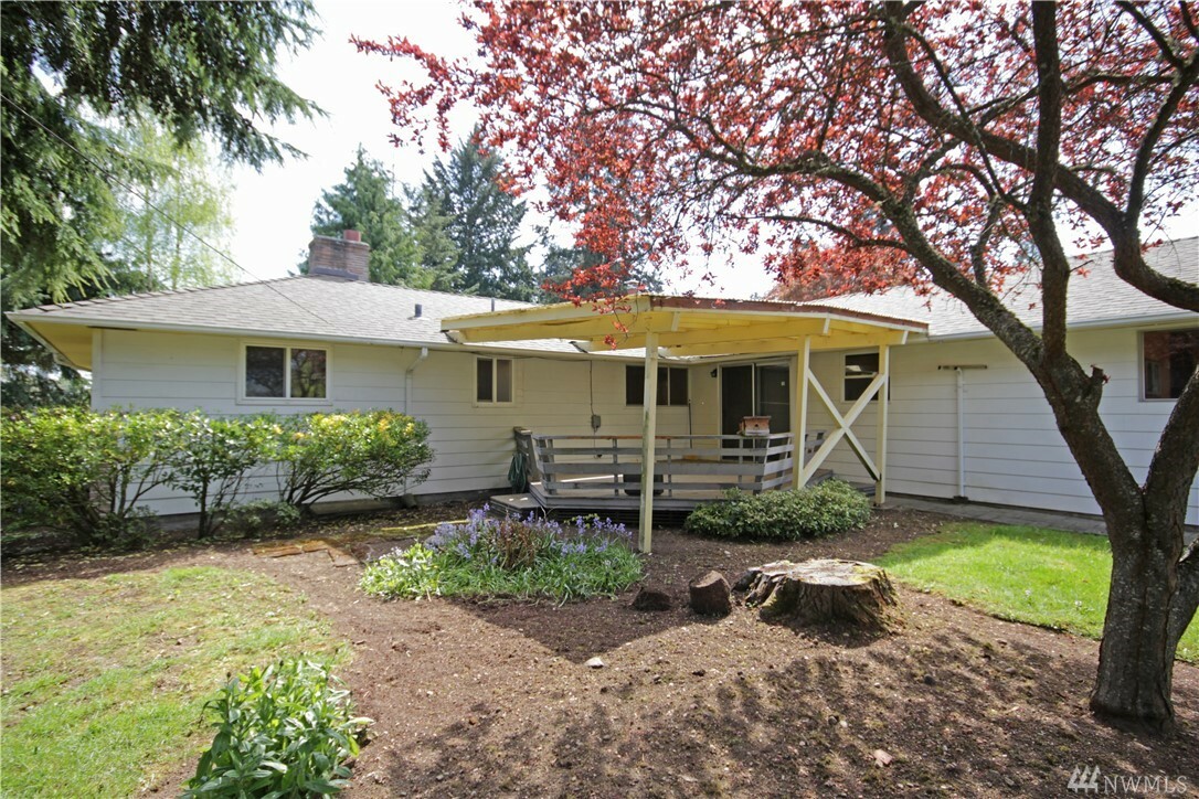 Property Photo:  1604 SW 168th St  WA 98166 