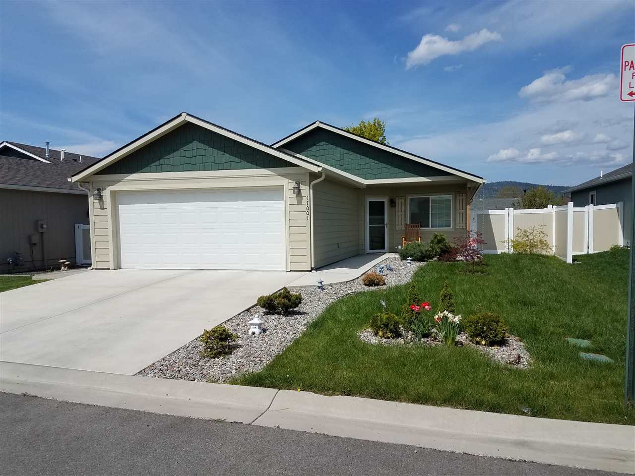 Property Photo: 17001 E Deschutes Ln WA 99037