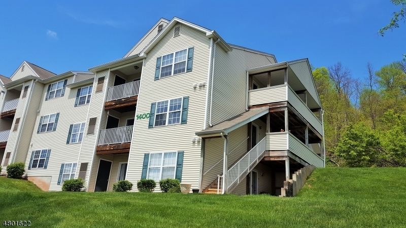 Property Photo: 1413 King Ct NJ 08812