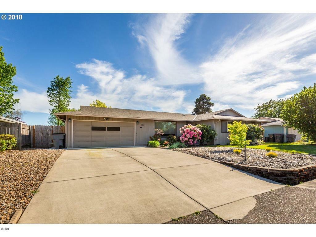 Property Photo: 620 SE Border Lane OR 97128