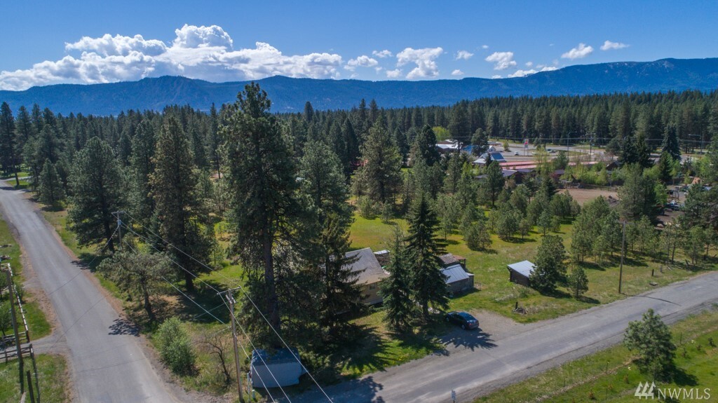 Property Photo:  180 No. 245 Rd  WA 98941 