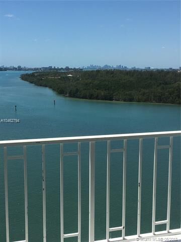 Property Photo: 500 Bayview Dr 1028 FL 33160