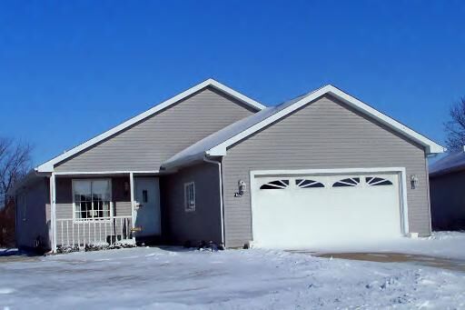 Property Photo: 1632 Amhurst Way IL 60914