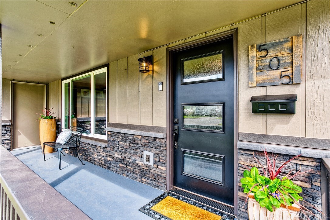 Property Photo: 505 Meade Ave WA 98390