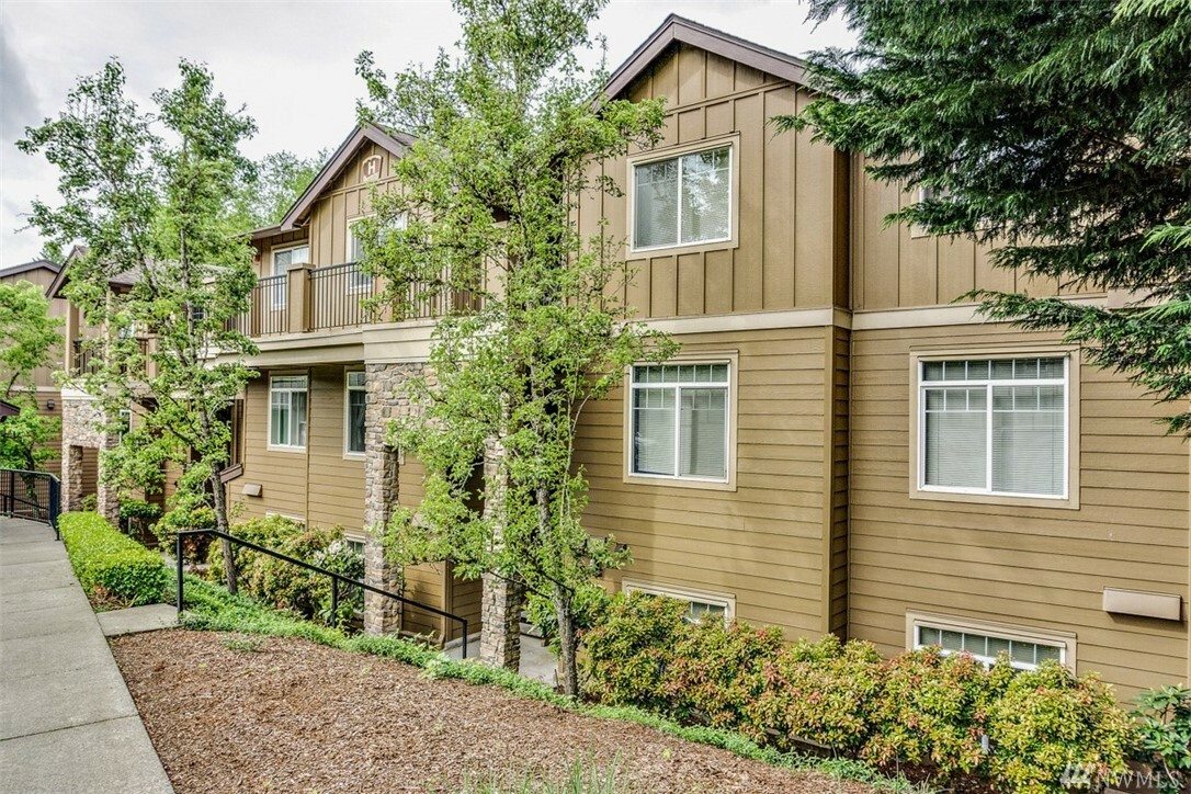 Property Photo:  18930 Bothell Everett Highway H202  WA 98012 