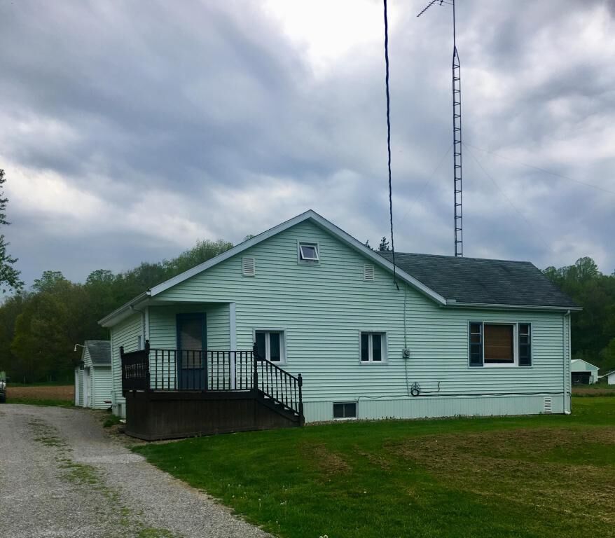 Property Photo:  2359 Tatmans NE Road  OH 43731 