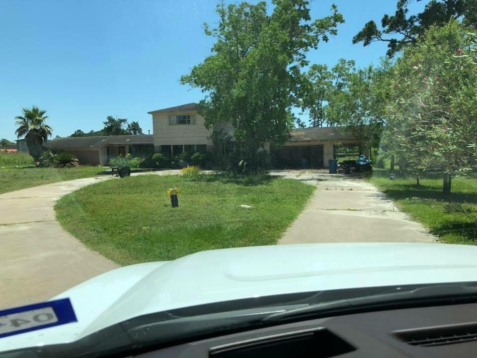 Property Photo: 5020 Country Club Drive TX 77539