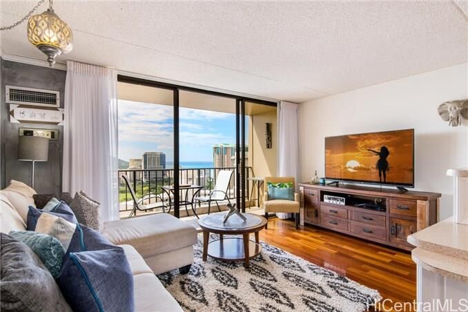 Property Photo:  411 Hobron Lane 3309  HI 96815 