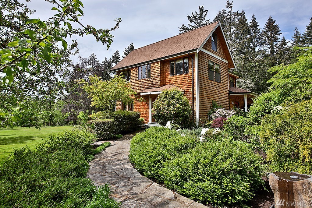 Property Photo: 2071 Lone Rock Lane WA 98249