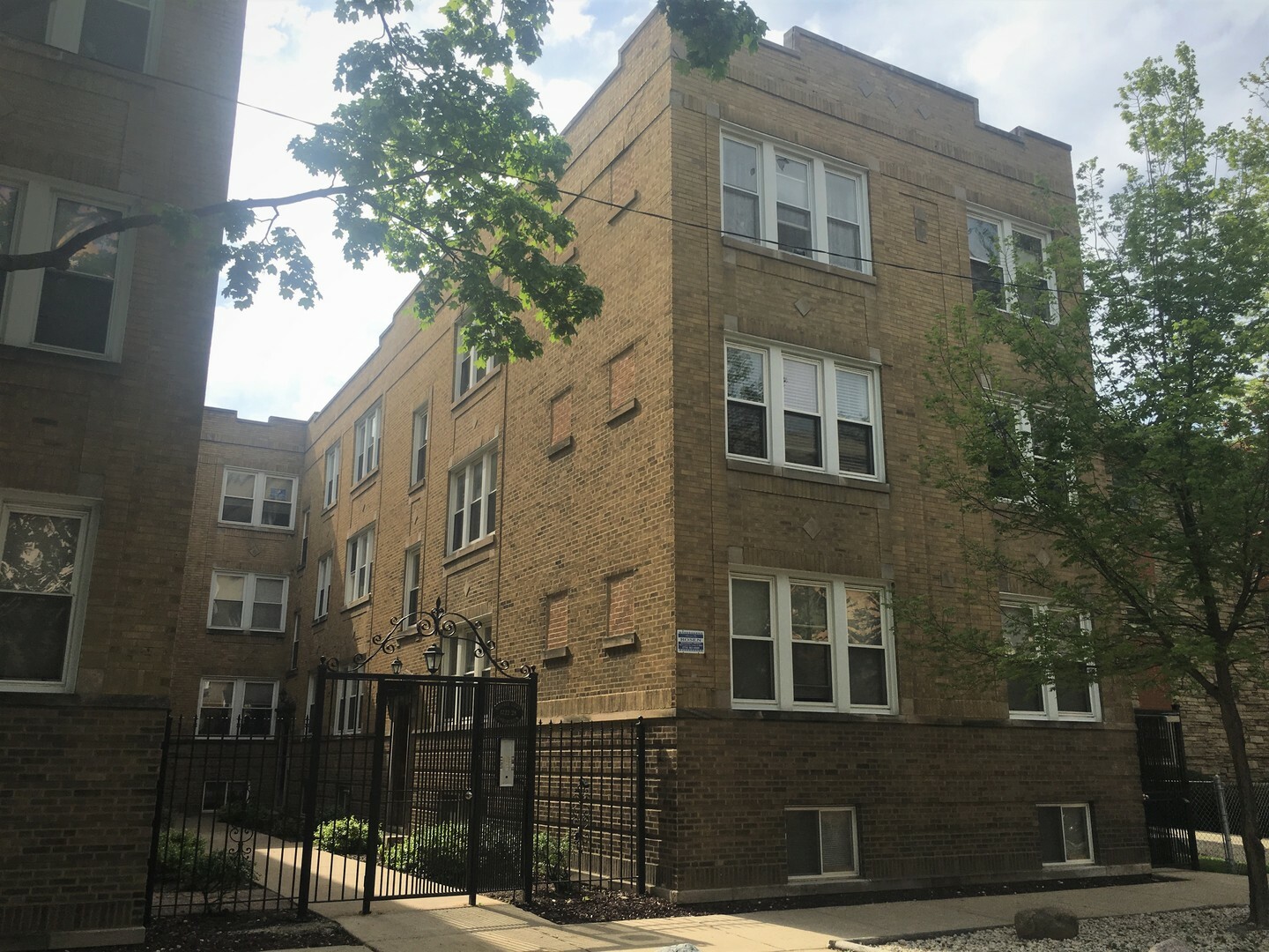 Property Photo:  4728 Kenneth Avenue 2E  IL 60630 