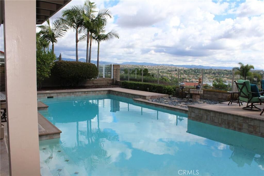 Property Photo:  27352 Allariz  CA 92691 