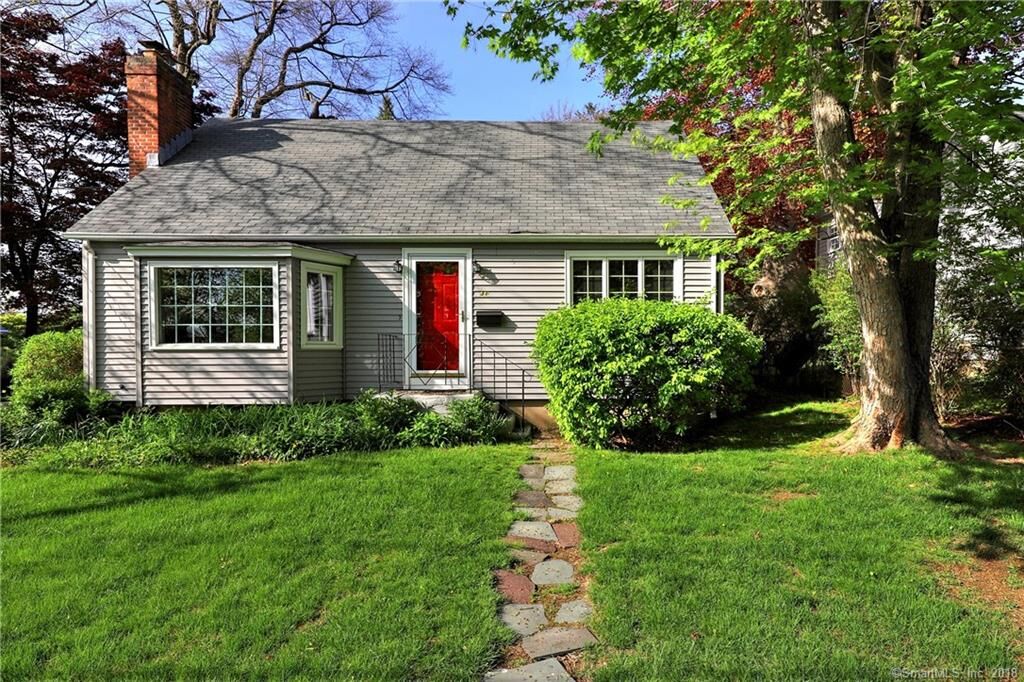 Property Photo:  31 Manor Drive  CT 06460 