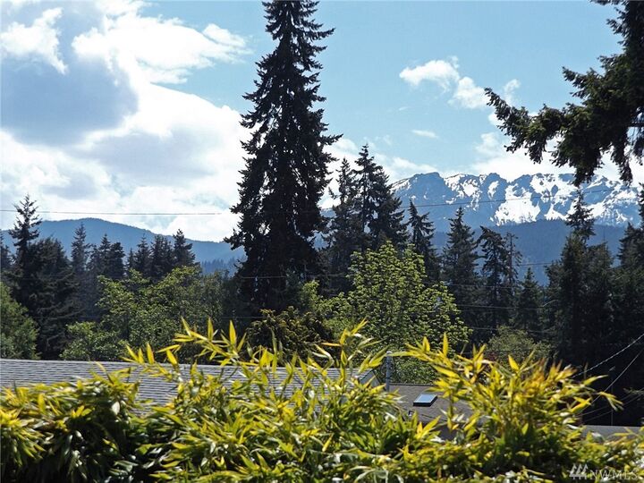 Property Photo:  131 W Forest Ave  WA 98362 