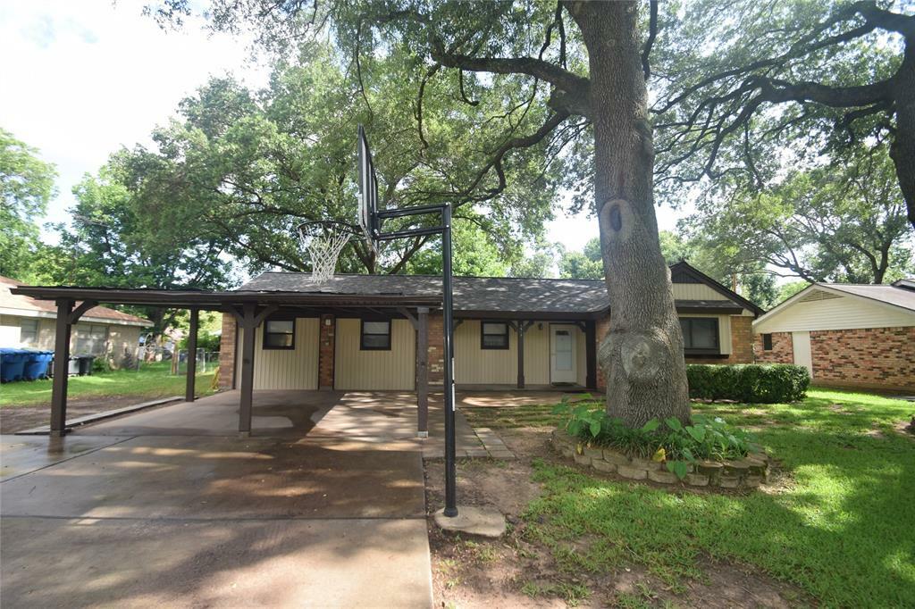 Property Photo: 5618 Dahlia Lane TX 77493