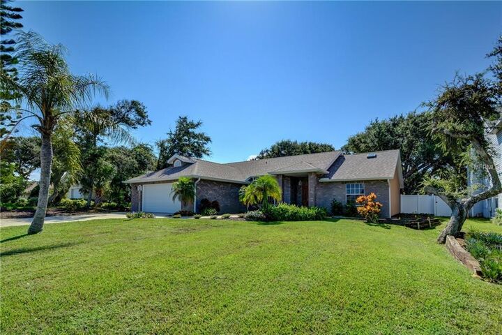 Property Photo: 815 E 7th Avenue FL 32169