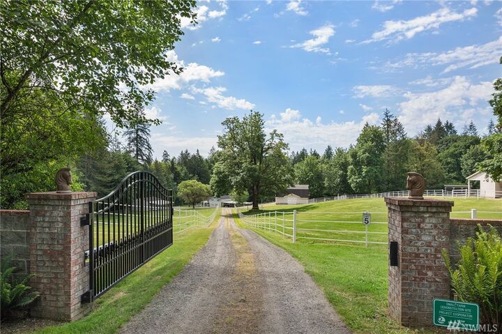 Property Photo:  1204 SE Oak Road  WA 98367 
