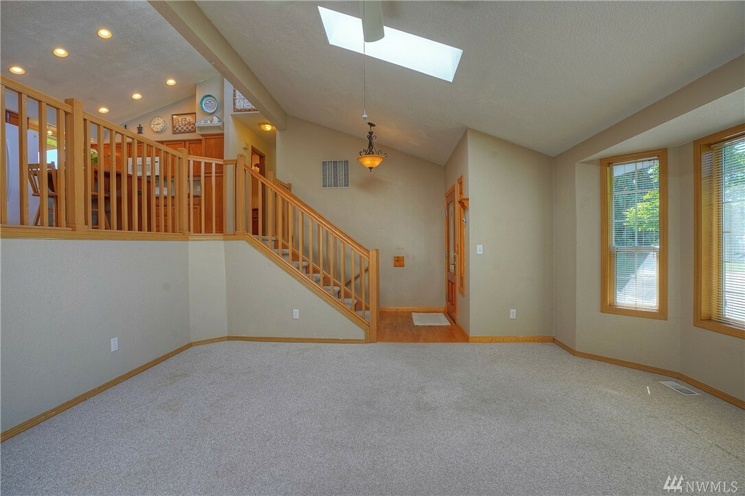 Property Photo:  5405 Craney Ct SE  WA 98503 