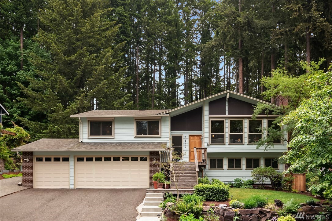 Property Photo:  20921 28th Ave SE  WA 98021 