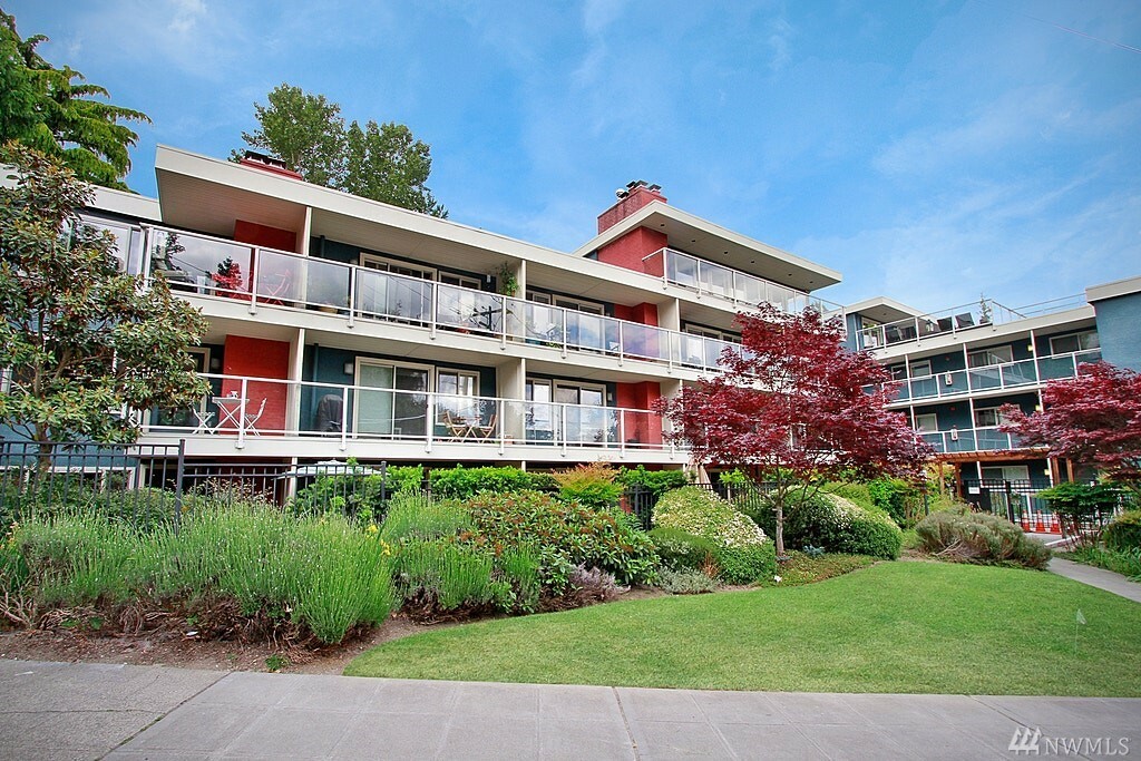 Property Photo:  1730 Taylor Ave N 301  WA 98109 