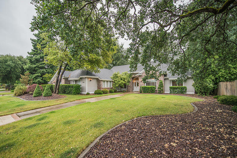 2625 Castlewood Drive  Redding CA 96002 photo