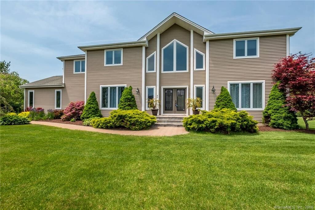 Property Photo: 43 Heritage Lane CT 06084