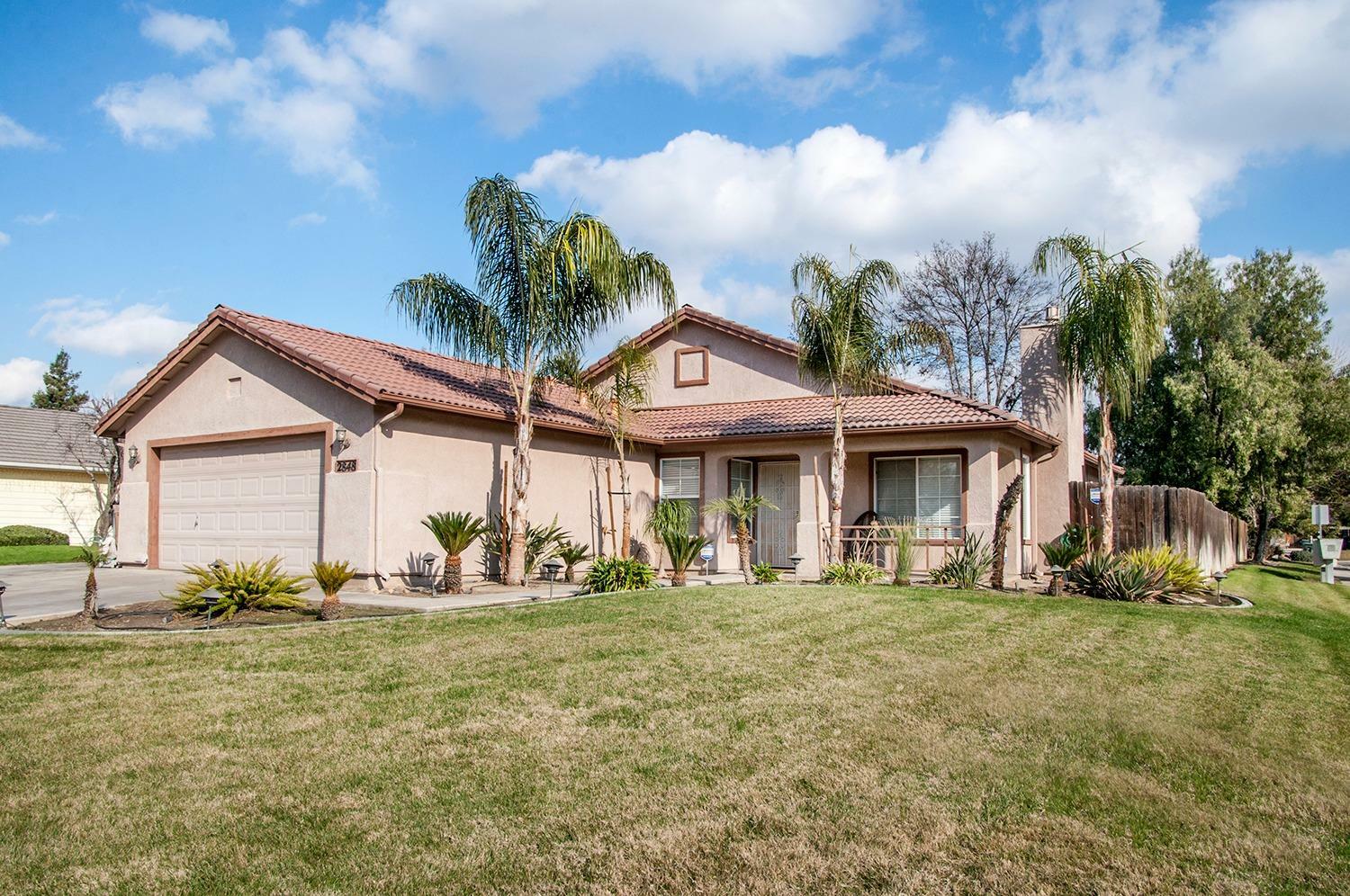 Property Photo:  2848 S Tamarack Court  CA 93277 