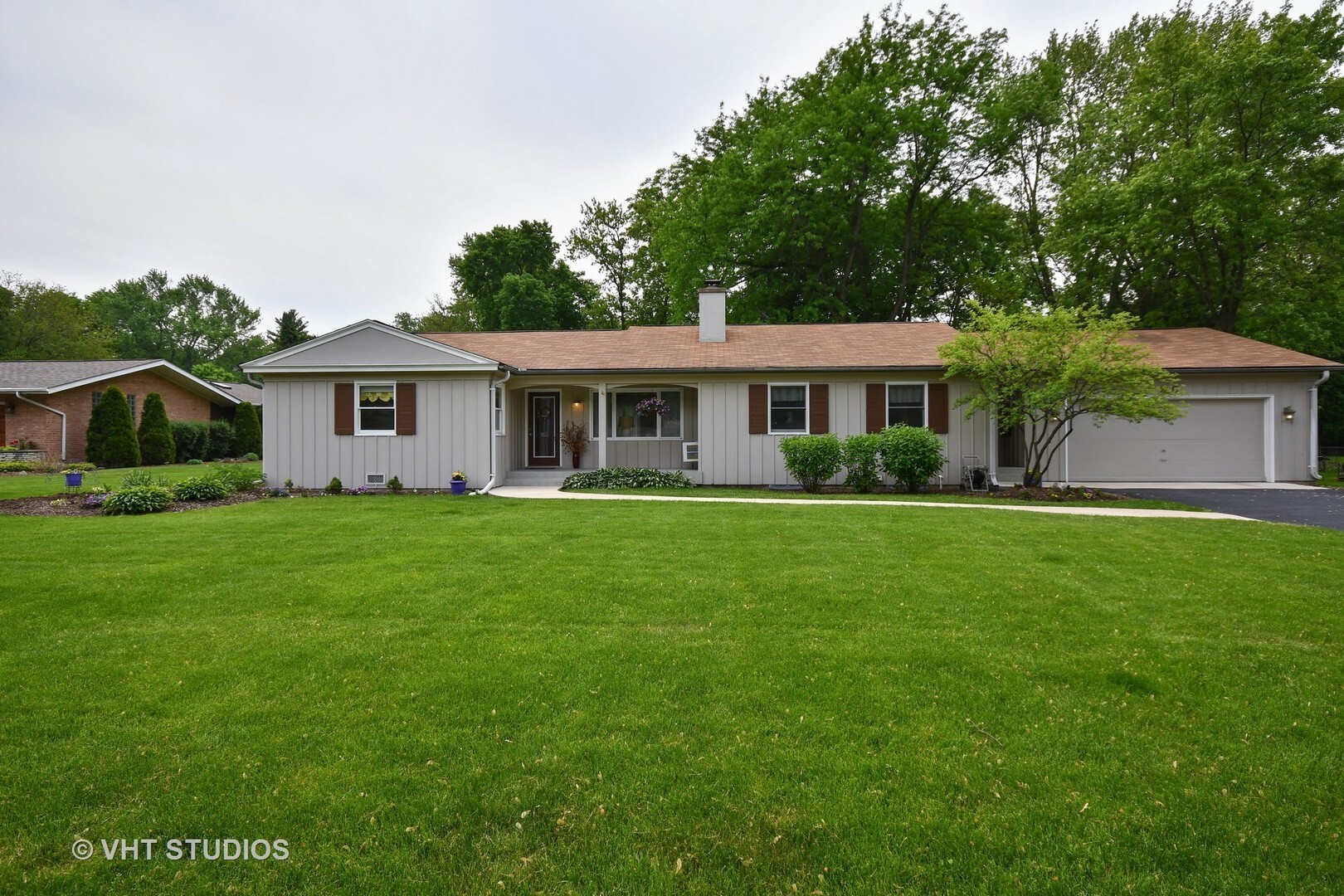 Property Photo: 528 Maple Lane IL 60510