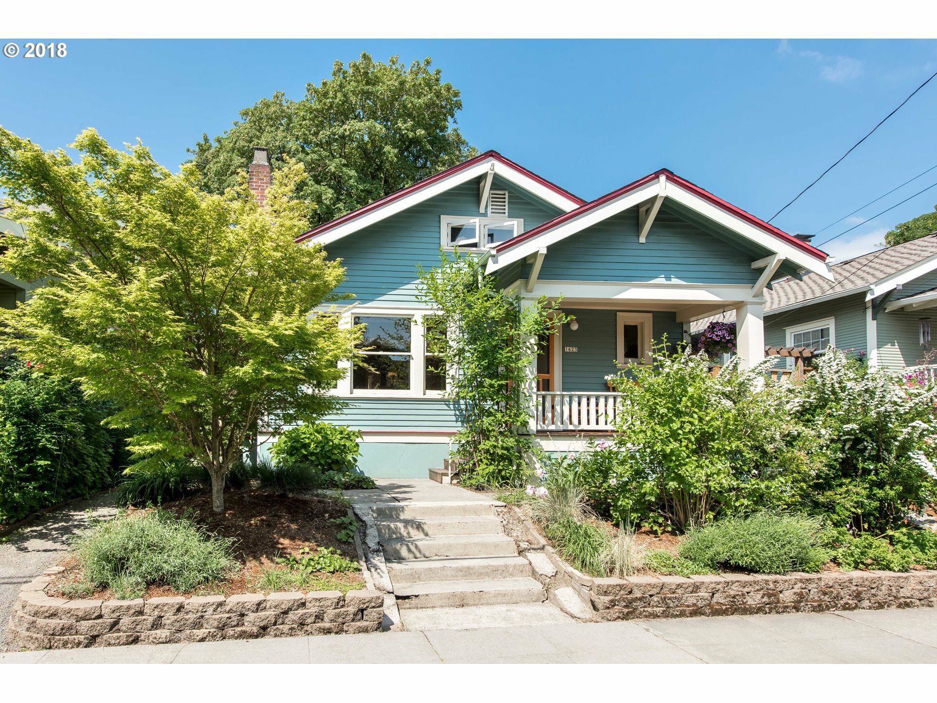 Property Photo: 1623 SE 49th Ave OR 97215