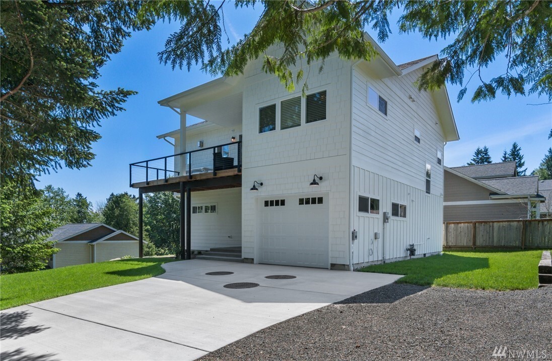Property Photo: 7254 E Grandview St WA 98366