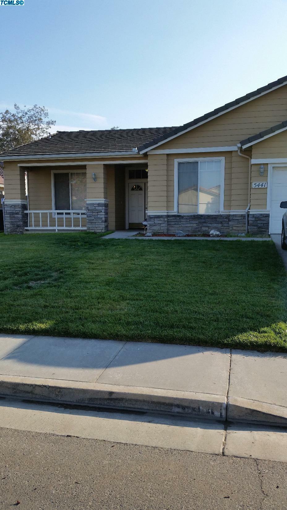 5441 W Evergreen Court  Visalia CA 93277 photo