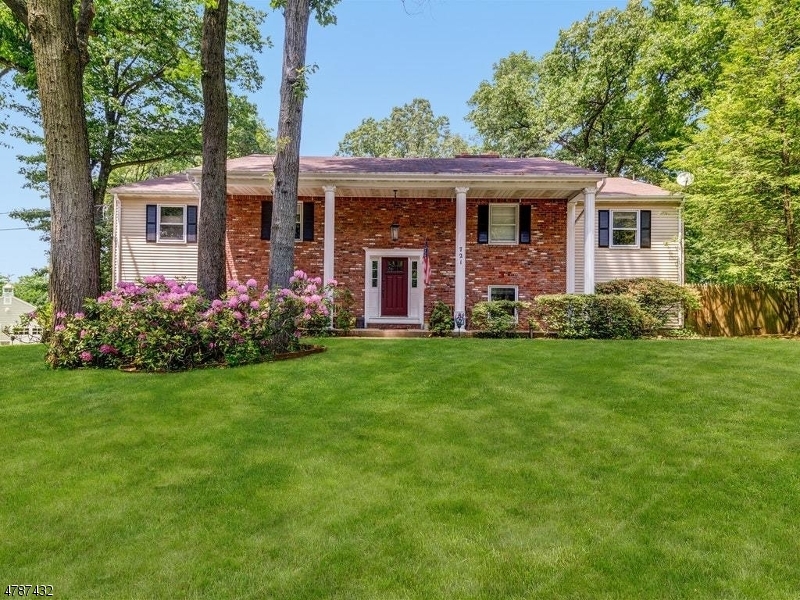 Property Photo:  721 Hickory Hill Rd  NJ 07481 