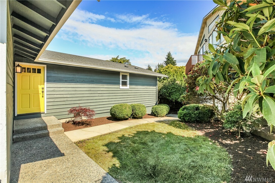 Property Photo:  537 Paradise Lane  WA 98020 