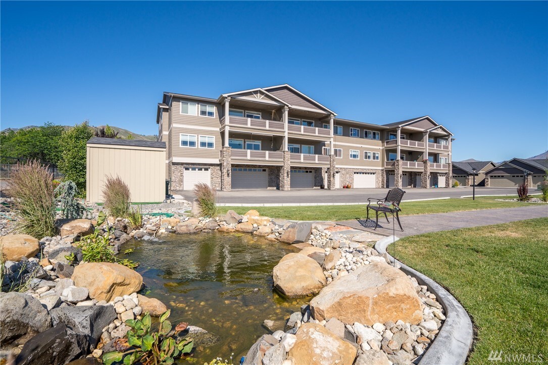 Property Photo:  1740 Central Ave C  WA 98801 