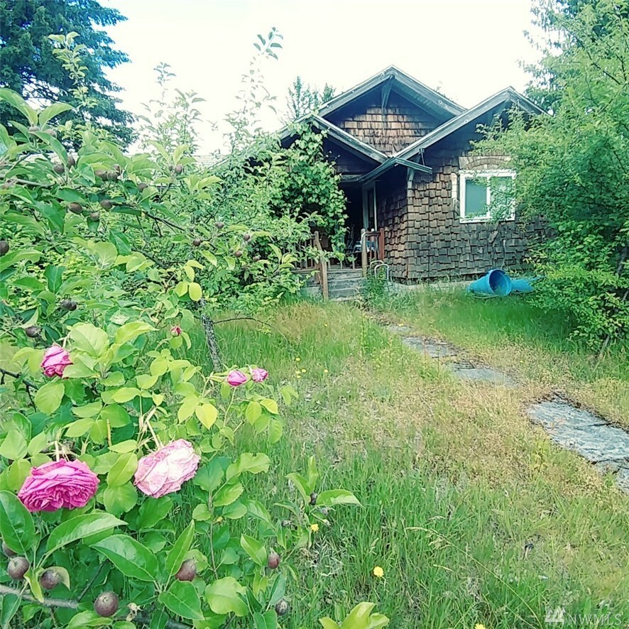 Property Photo:  1150 Alvord St  WA 98241 