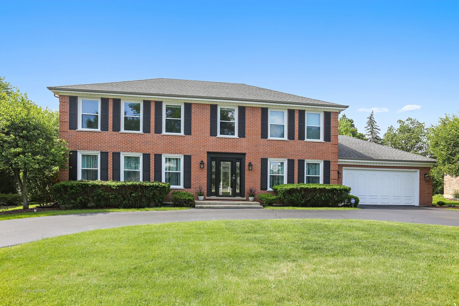 Property Photo:  19W083 Avenue Chateaux North  IL 60523 