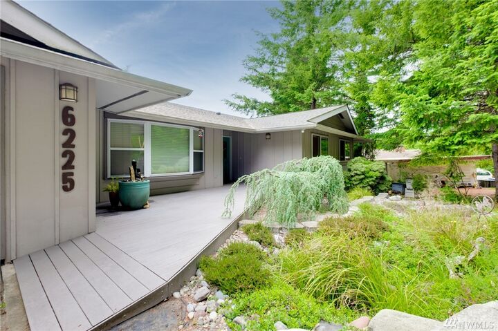 Property Photo:  6225 Silver Beach Dr NW  WA 98311 