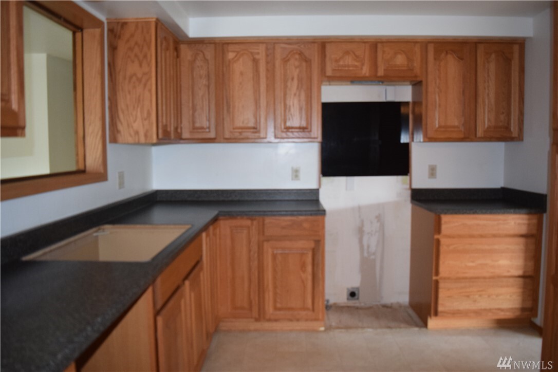 Property Photo: 1727 Sunset Dr WA 98233