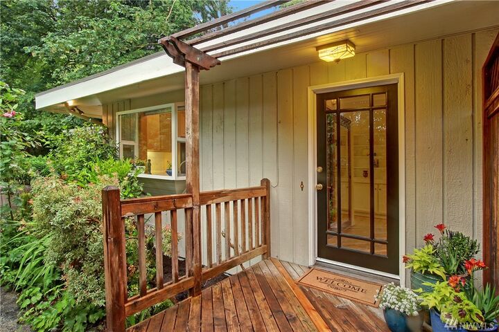 17015 Hamlin Rd NE  Lake Forest Park WA 98155 photo