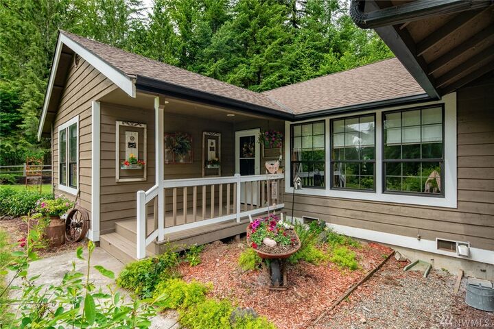 Property Photo: 31835 NE 171st St WA 98019