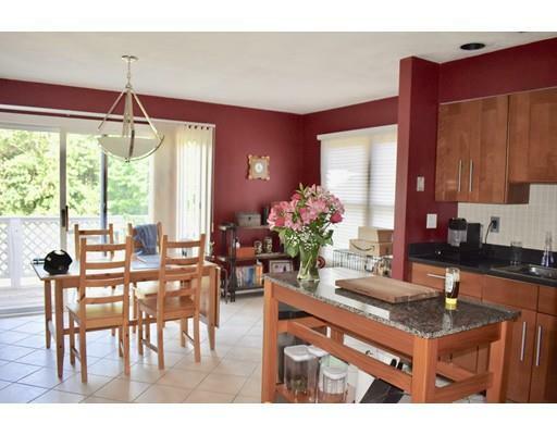 Property Photo: 12 Camelot Dr. 12 MA 01602