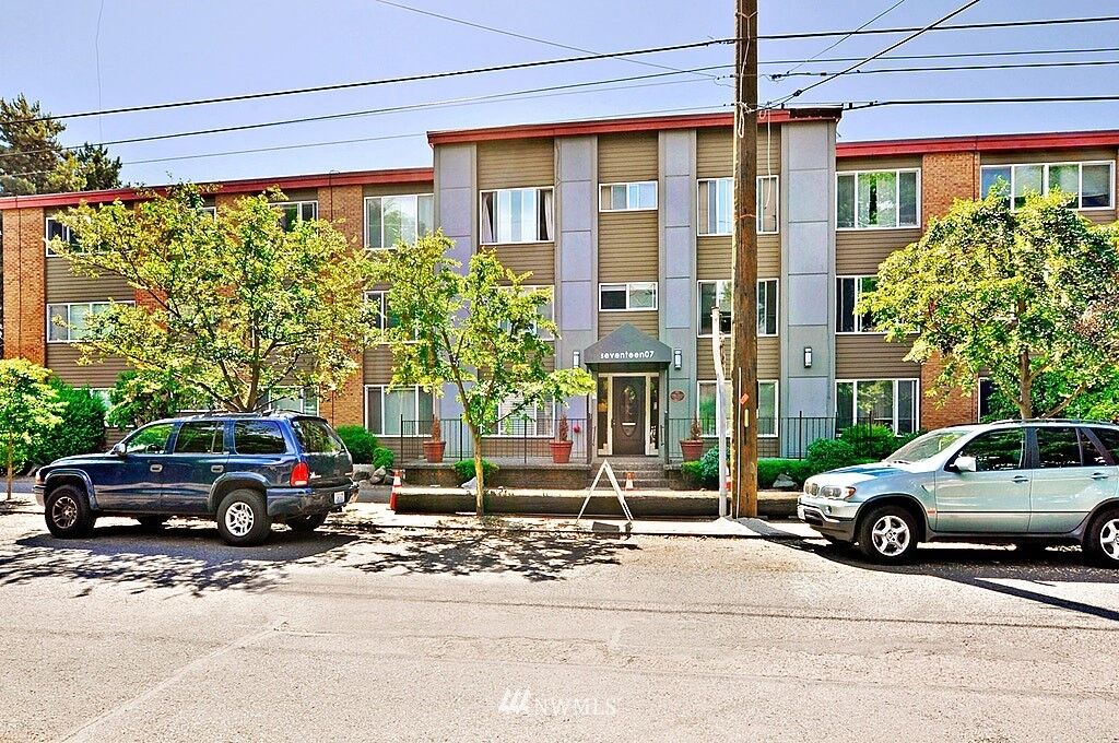 Property Photo: 1707 Boylston Avenue 101 WA 98122