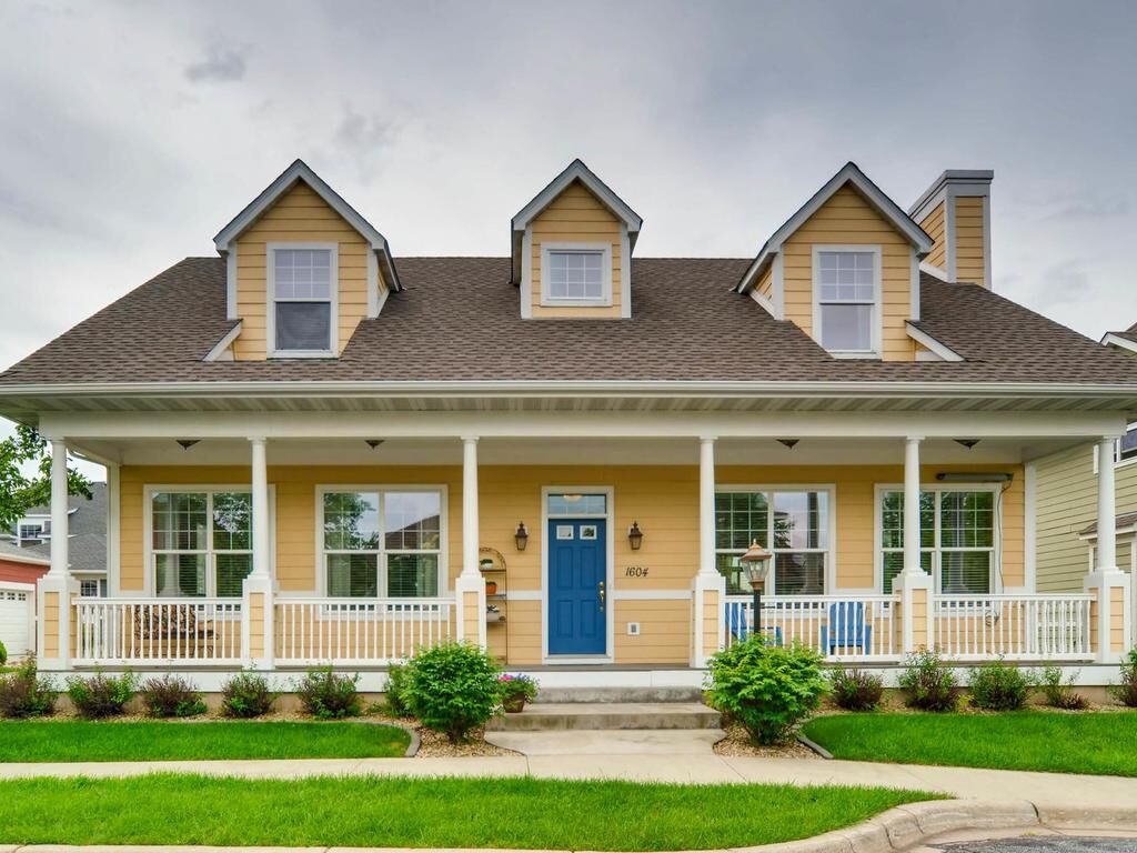 Property Photo:  1604 Summit Hill  MN 55122 