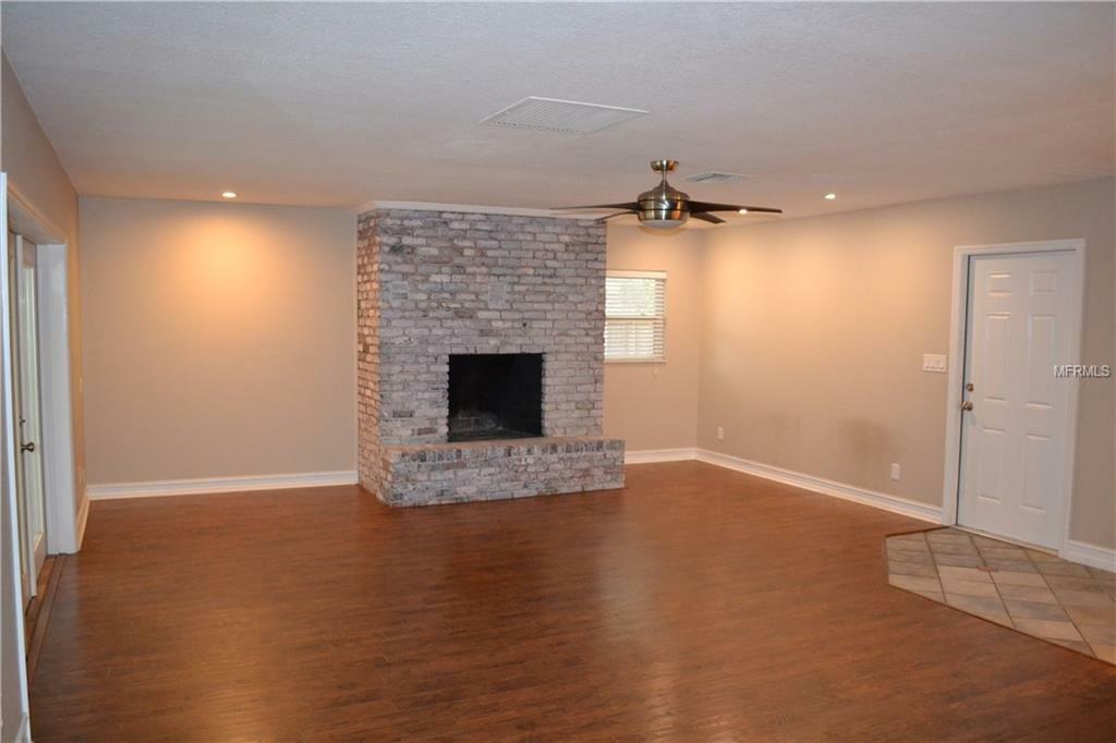 Property Photo:  911 McGregor Way  FL 32751 