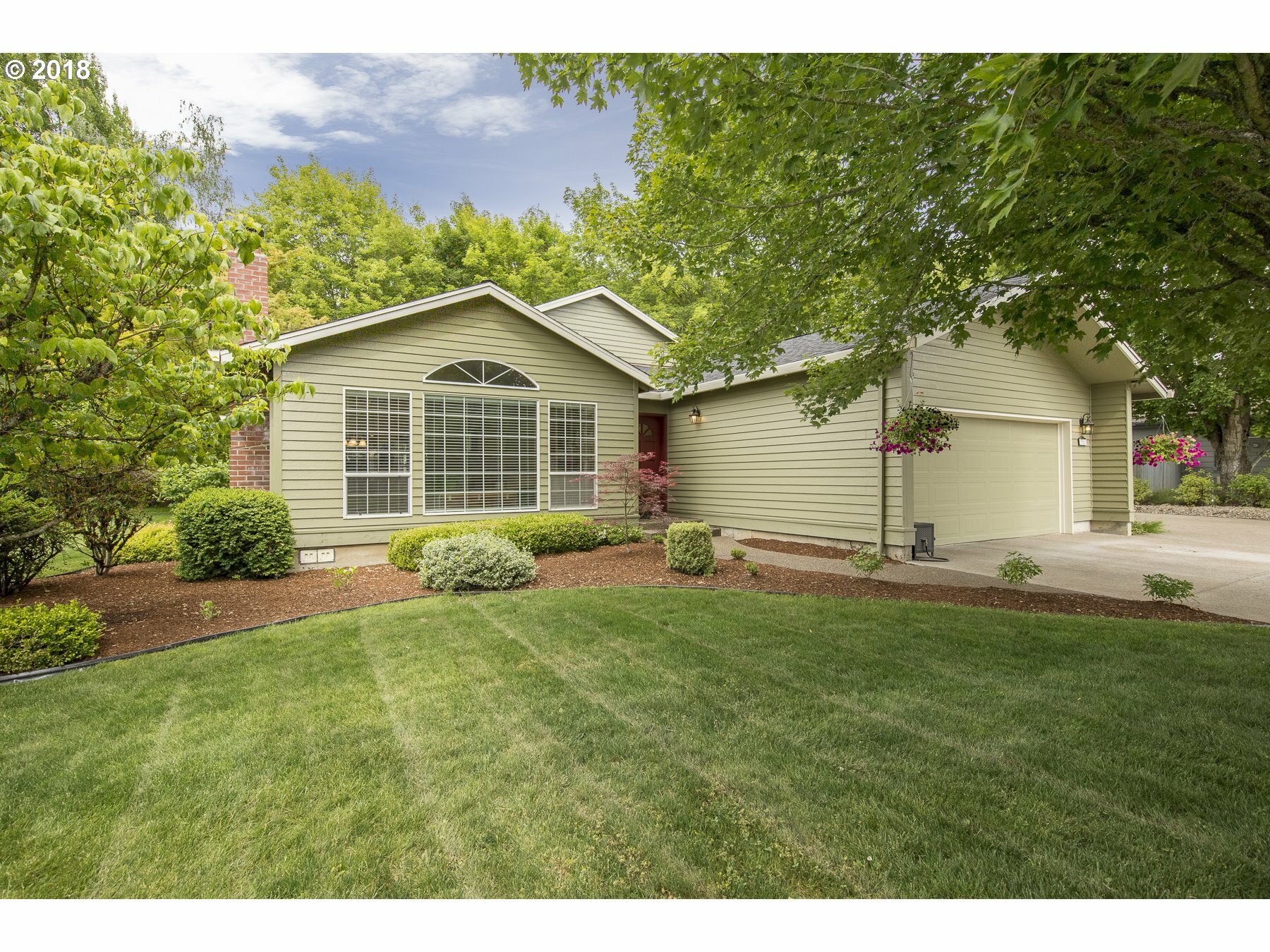 Property Photo: 2351 NW Crimson Ct OR 97128