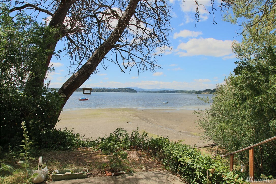 Property Photo:  1351 SE Somers Dr  WA 98584 